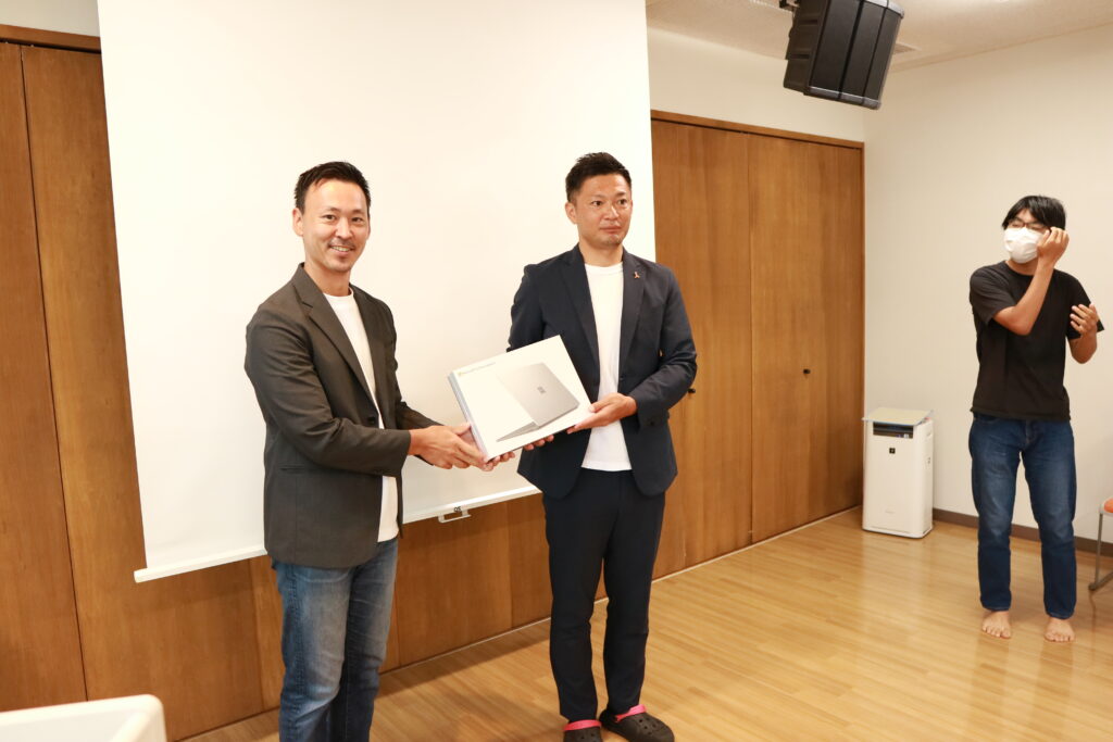 児童養護施設・慈友学園様へPCを寄付致しました。